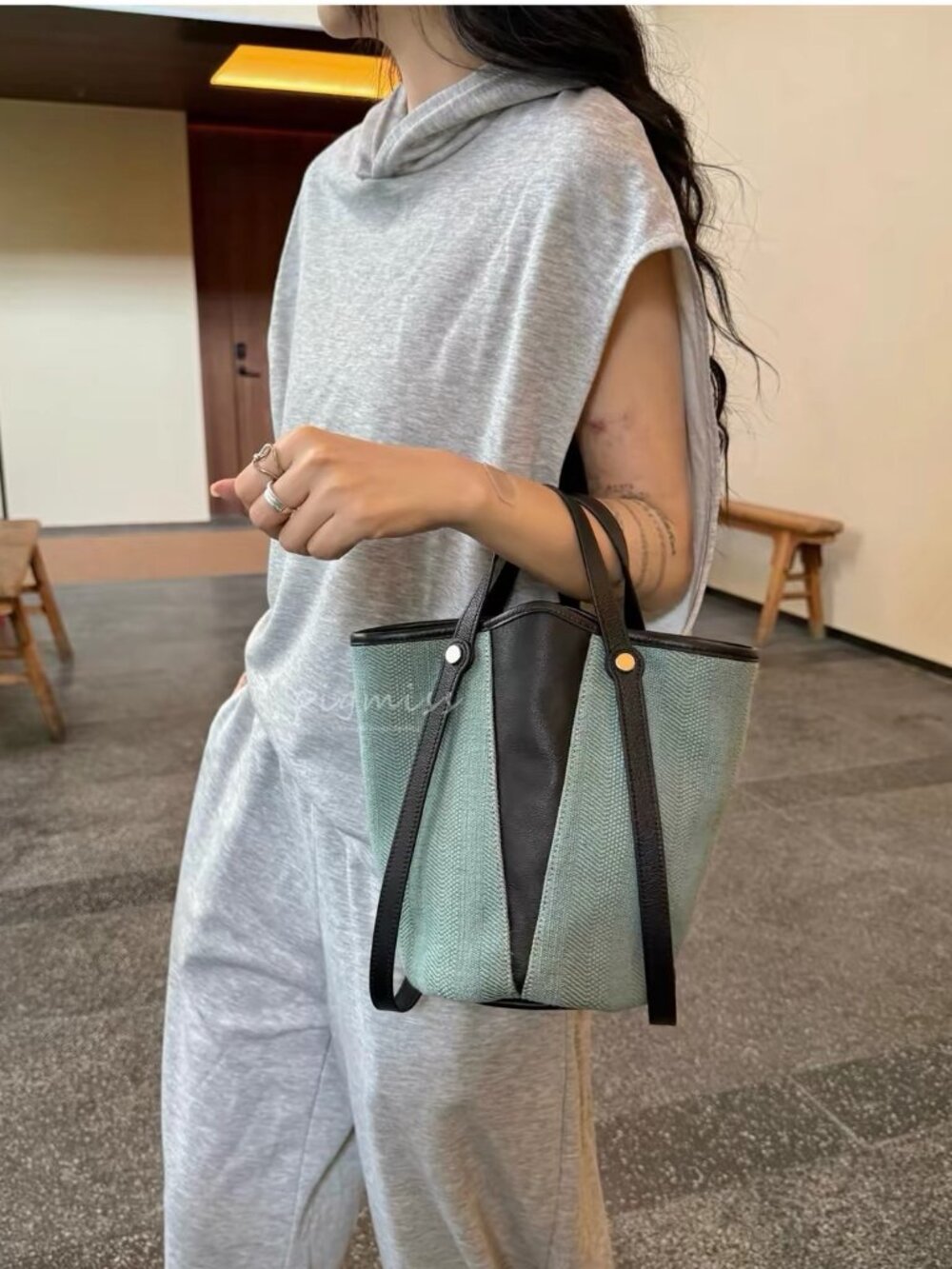NWT Stylish Teal & Black Bucket Tote Shoulder Purse Top handle Bag